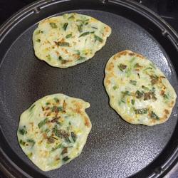 韭菜鸡蛋饼的做法[图]