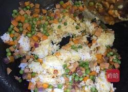 咖喱炒饭的做法图解6