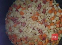 腊肠胡萝卜土豆焖饭的做法图解7