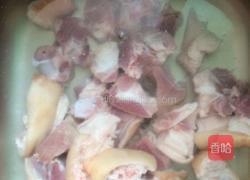 花生焖猪蹄的做法图解2