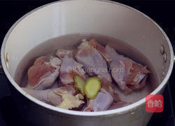 啤酒烧鸡翅根的做法图解1