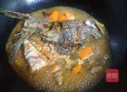 鮸鱼头炖豆腐的做法图解6