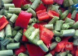 豆角莲藕丁的做法图解2