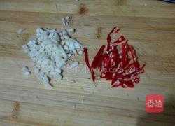 凉拌莴笋丝的做法图解2