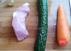 双色炒肉丁的做法图解1
