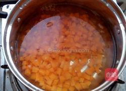 双色炒肉丁的做法图解2