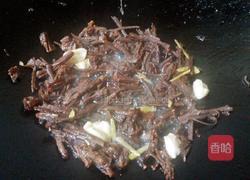 手撕牛肉炒木耳的做法图解6
