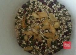  薏米百合莲子羹的做法图解1