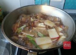 牛肉丸子氽萝卜的做法图解5