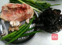 鸡肉炒木耳的做法图解1