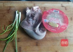 米酒猪舌汤的做法图解1