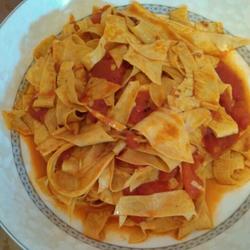 西红柿炒豆腐皮的做法[图]
