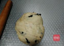 杏仁提子卷的做法图解3