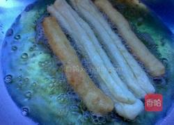炸油条的做法图解6
