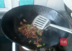 牛肉丝炒芹菜的做法图解3