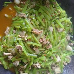 莴笋炒肉的做法[图]
