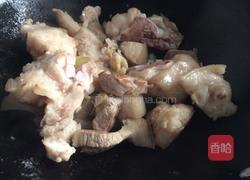 猪蹄花生枸杞汤的做法图解5