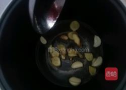 电饭煲栗子鸡的做法图解3