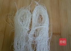 白菜莲花粉丝汤的做法图解2