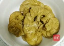 干煸肥肠的做法图解1