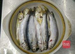 杂鱼煲的做法图解2