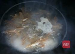 芹菜鱿鱼丝的做法图解3