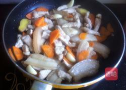 猪肉炒花菜胡萝卜的做法图解8