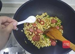 蒜肠炒玉米的做法图解5