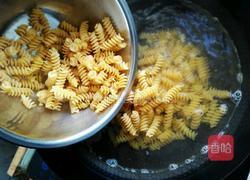 番茄(黑椒)什锦牛腩意粉的做法图解3