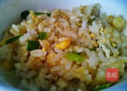 鸡蛋炒饭的做法图解3