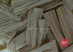 木耳腐竹拌蔬菜的做法图解3