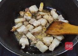 五花肉炖鹌鹑蛋的做法图解4