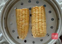 青红椒炒玉米的做法图解2