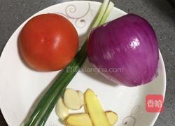 洋葱炒西红柿的做法图解1