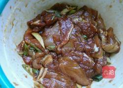 土豆糯米蒸里脊肉的做法图解2