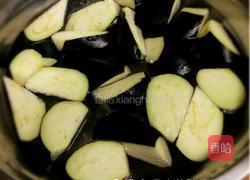 凉拌茄子的做法图解1