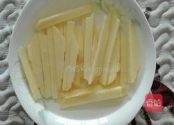 胡萝卜青椒炒土豆的做法图解2