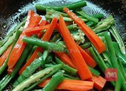 胡萝卜青椒炒土豆的做法图解7