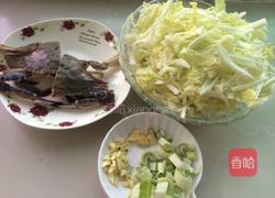 螃蟹炖白菜的做法图解1