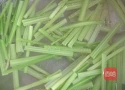 烧肉炒芹菜的做法图解4