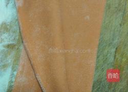 胡萝卜汁手擀面的做法图解7