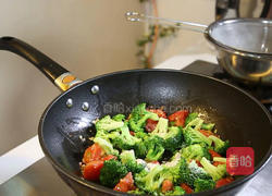 番茄炒西兰花的做法图解6