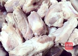 西红排骨的做法图解1