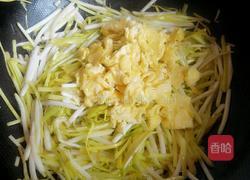 韭黄炒鸡蛋的做法图解6