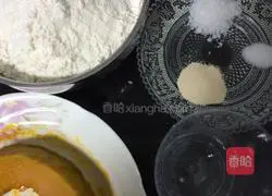 How to make pumpkin steamed buns 1