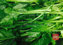 猪腰菠菜汤的做法图解2