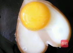 爱心煎蛋的做法图解5