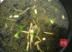 宝宝营养辅食（菠菜鲫鱼汤）的做法图解4