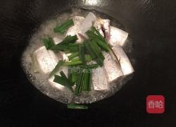 蒜苗小带鱼的做法图解5