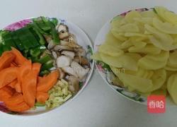 土豆片炒大辣椒的做法图解2